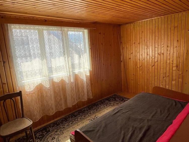 Casă individuală cu 5 camere cu Teren 1045 Mp în Central