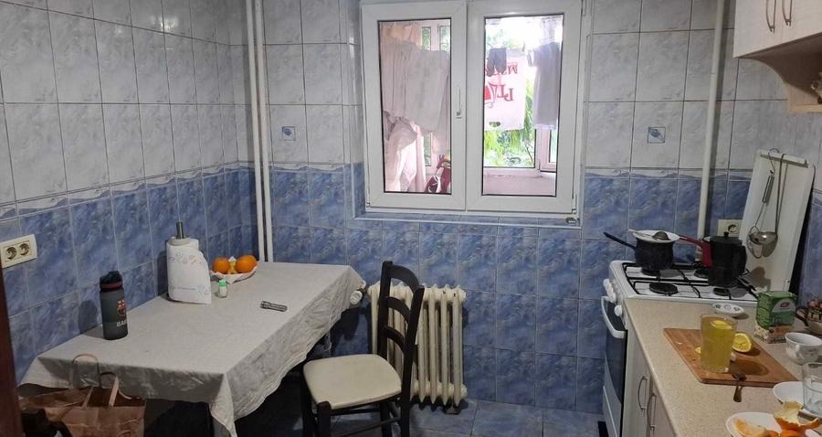 Apartament cu 3 camere decomandat, mobilat în Dristor