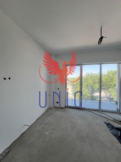 Apartament cu 5 camere decomandat în Calea Severinului