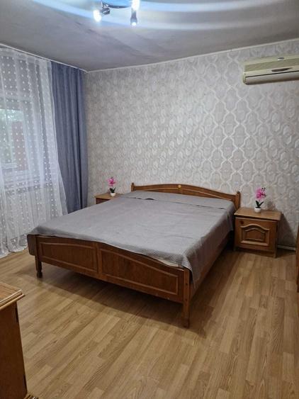 Apartament cu 3 camere decomandat în Traian