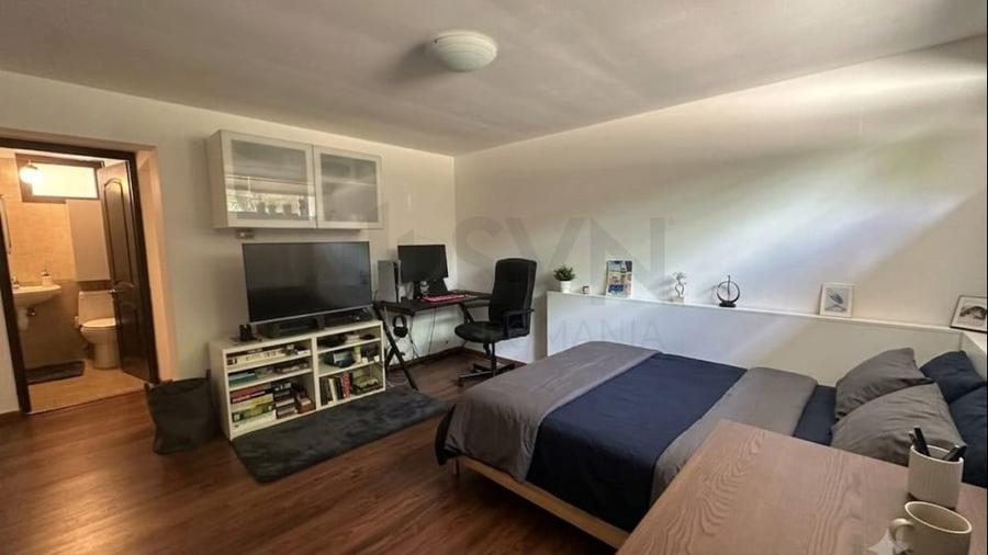 Casă cu 5 camere cu Teren 185 Mp în Vatra Luminoasă