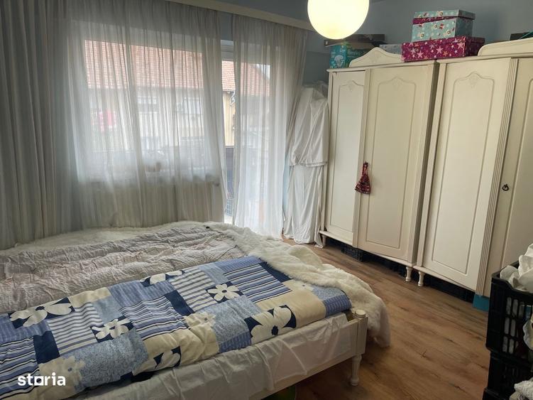 Apartament cu 3 camere decomandat în Carpați 2