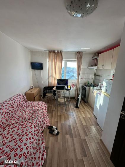 Apartament cu 2 camere decomandat în Podu Roș