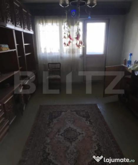 Apartament cu 3 camere, an 1983, zona Caraiman - 9