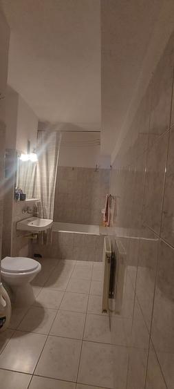 Apartament cu 3 camere decomandat în 9 Mai