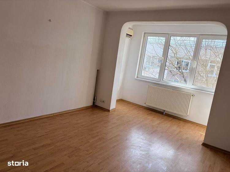 Apartament cu 3 camere decomandat în Politehnica