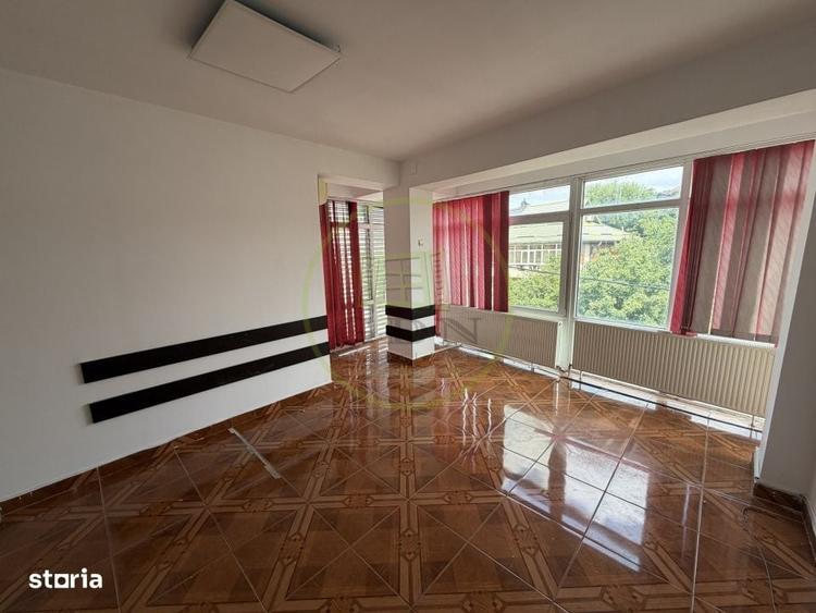 Spațiu comercial, de 308 mp, în 1 Mai