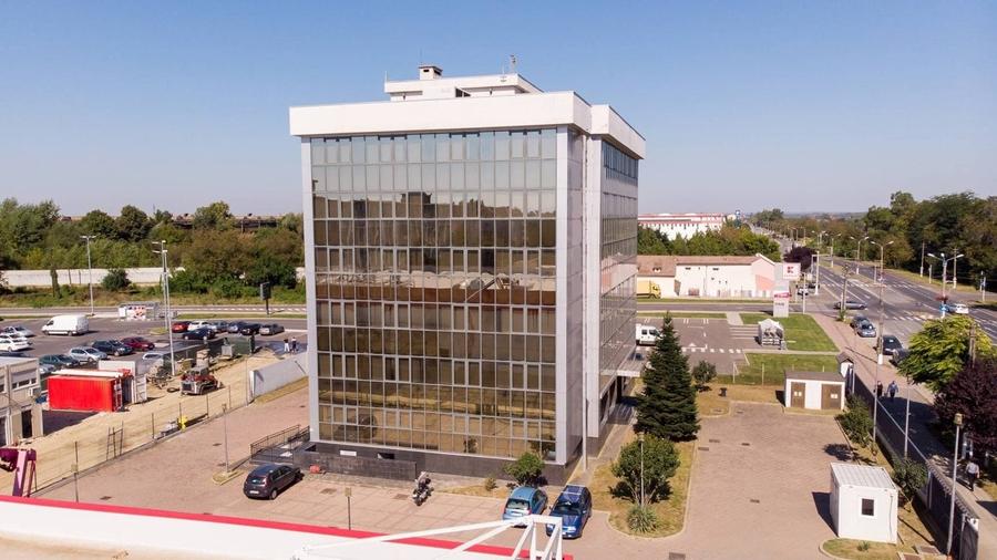 Birou, de 1,800 mp, în Central