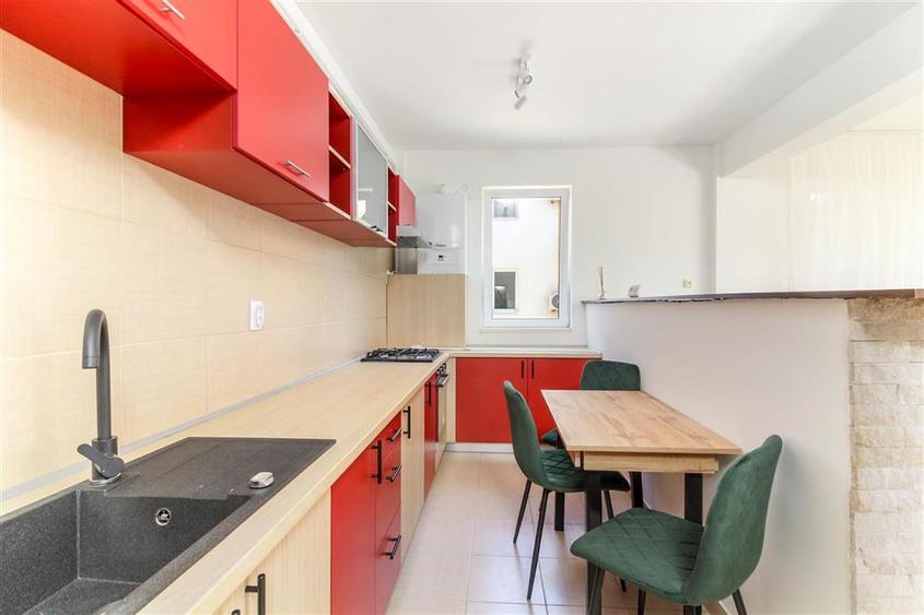 Apartament cu 2 camere semidecomandat, mobilat în Bună Ziua
