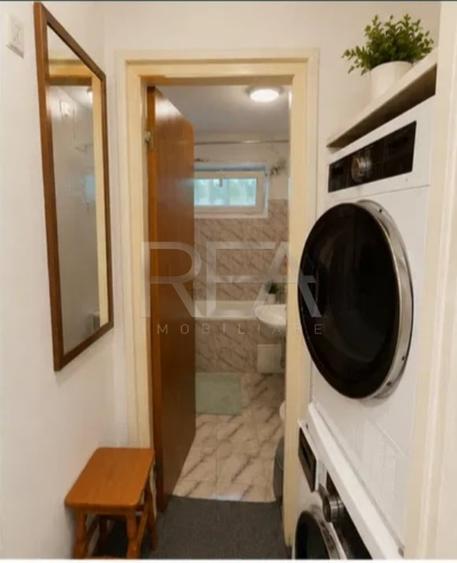 Apartament cu 4 camere decomandat, mobilat în Berceni