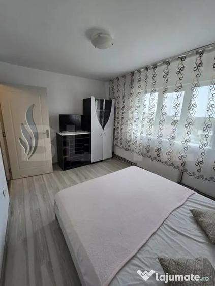 Apartament cu 3 camere semidecomandat în Soarelui
