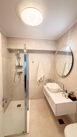 Apartament cu 3 camere semidecomandat în Ultracentral