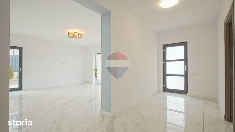 Casă cu 5 camere decomandat cu Teren 400 Mp în Bunloc