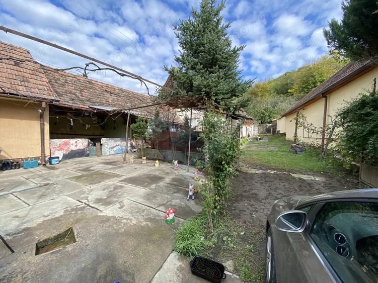 Casă cu 4 camere cu Teren 937 Mp în Ațel