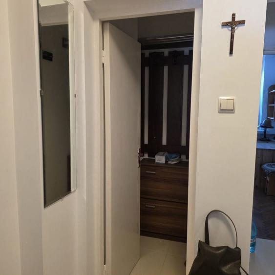 Apartament cu 3 camere decomandat în Romană