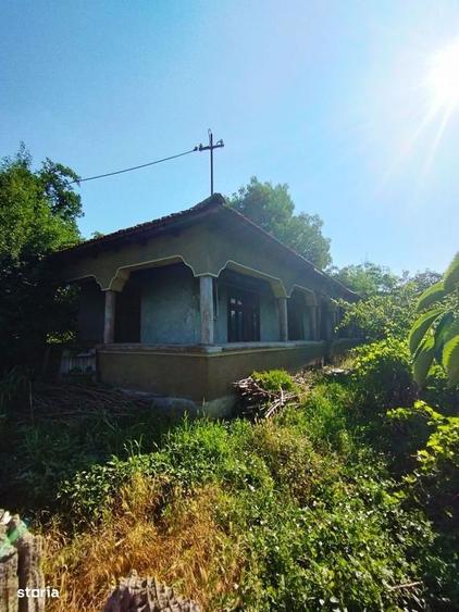 Casă cu 3 camere cu Canalizare în Budeni