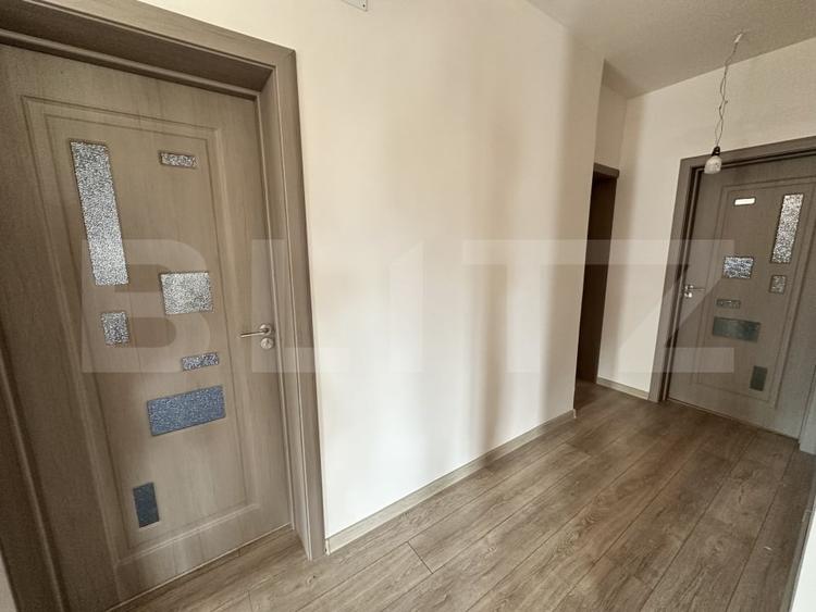 Casă individuală cu 7 camere cu Canalizare în Simeria