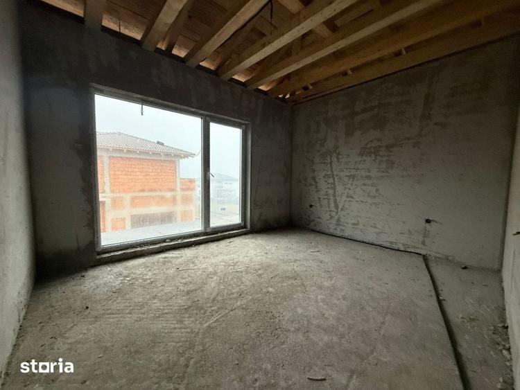 Casă cu 4 camere cu Teren 700 Mp în Chinteni