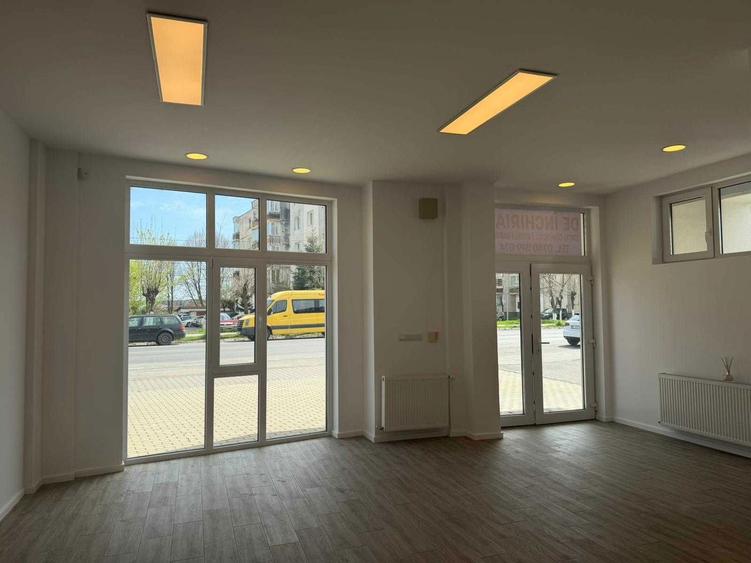 Spatiu comercial/Birou/Cabinet - DE INCHIRIAT - 2