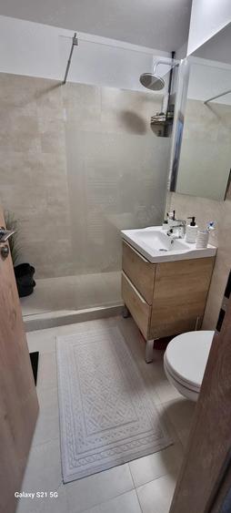 Vand apartament 3 camere ,decomandat, zona Astra 63;mp - 9