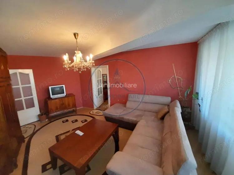 Apartament 4 camere,etajul 2,zona Petru Rares