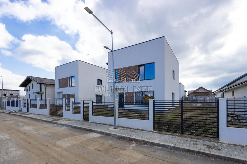 Vila economica cu panouri fotovoltaice si pompa de caldura Valu lui Traian