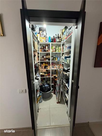 Apartament cu 4 camere, mobilat în Tractorul