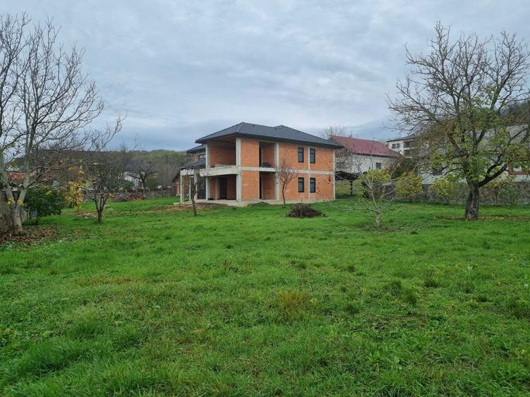 Casa de vanzare cu 20 arii teren Gardani la 28km de Baia Mare - 2