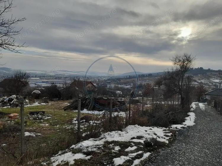 Teren 550mp Intravilan,zona Leoni - 1