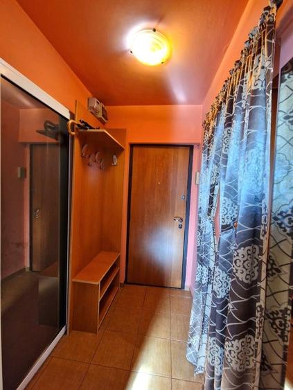 Ghencea intersectie cu Brasov-2camere-360 Euro-Comision 0% - 7