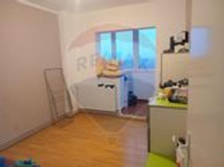 Apartament  4 camere de inchiriat MALUL MURESULUI - 9