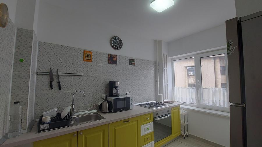 Piata Romana, blocul Eva, 2 camere lux - 8