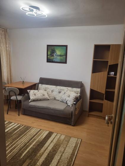 Inchiriez garsoniera - 2