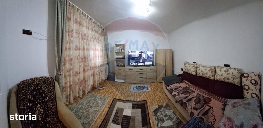 Casa spa?ioasa de vanzare in zona metropolitana, Fughiu - 3