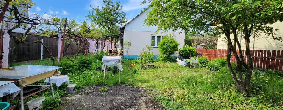 Casa  Strada Crinului in Cartier Florilor, 4 camere, garaj, teren 464 mp ! - 1