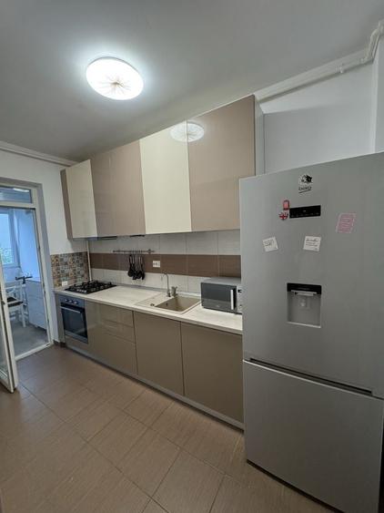 De inchiriat apartament 3 camere - 10