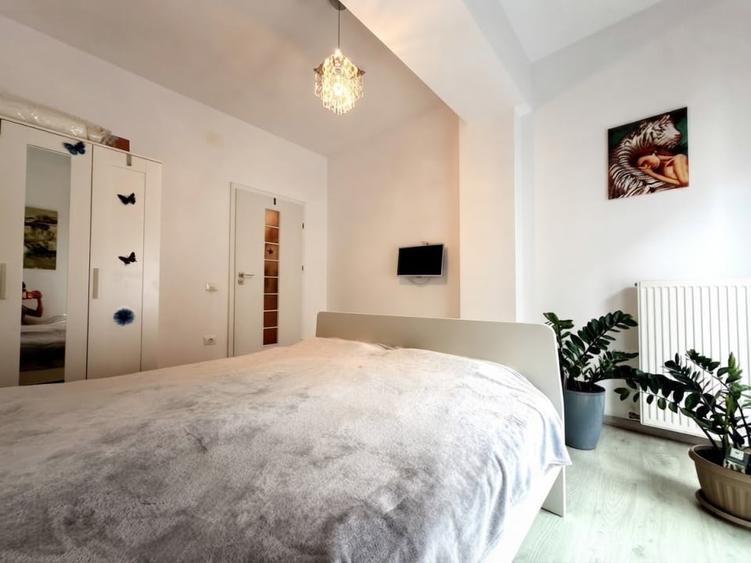 Apartament cu 3 camere decomandat, mobilat în Mamaia-Sat