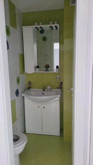Proprietar inchiriez apartament 3 camere decomandat conf I - 7
