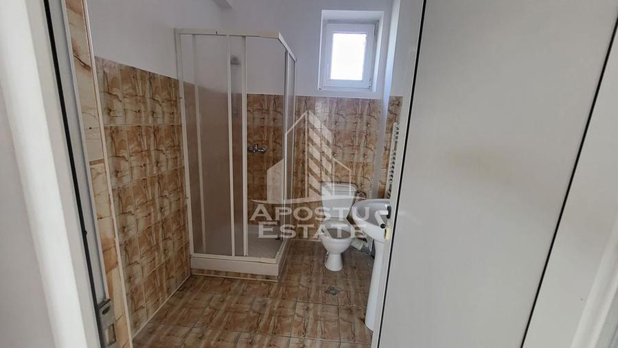 Casă cu 5 camere cu Teren 600 Mp în Mehala