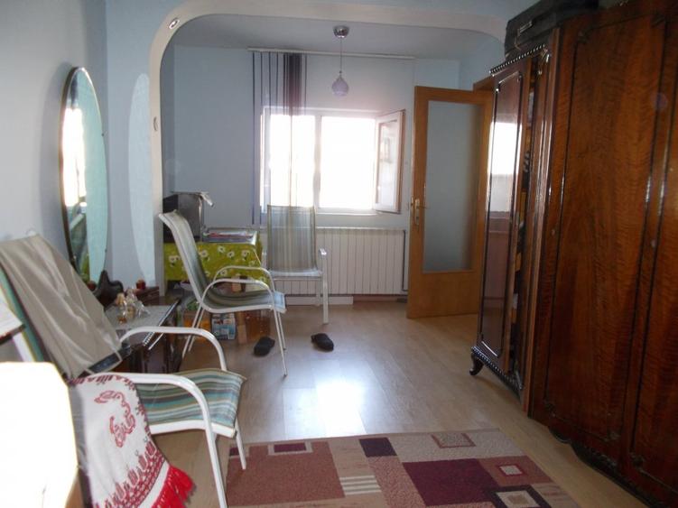 IDEAL AFACERE ,de locuit ,comercial,3 incaperi separate, 3grupuri sanitare gaze. - 5