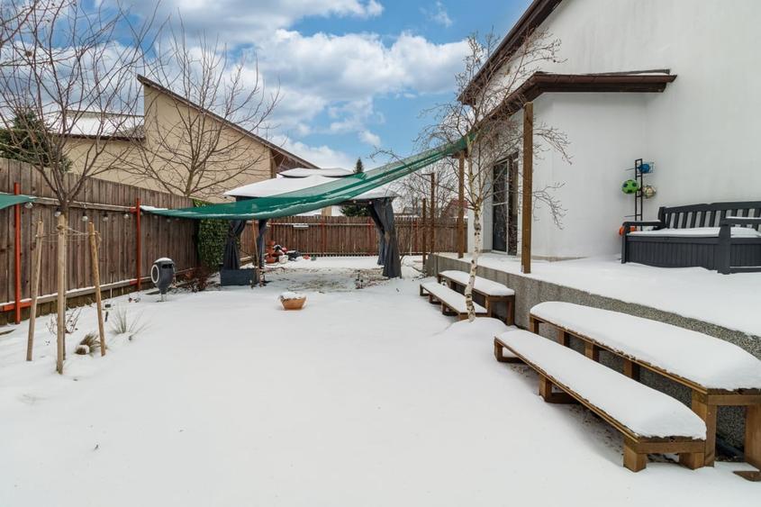 Casa Corbeanca - Curte si liniste - 3