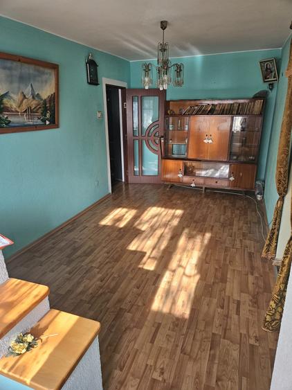 Apartament 3 camere zona Primaverii / Scoala 12 , etaj 4 cu sarpanta autorizata - 1