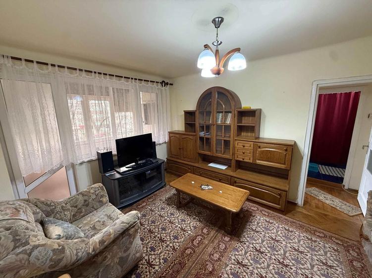 De vânzare apartament 3 camere Zona Bld Independeței - 4