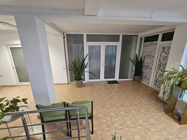 Imobil P+2E+M, cu spațiu comercial, zona Spitalul Județean, comision 0% - 22