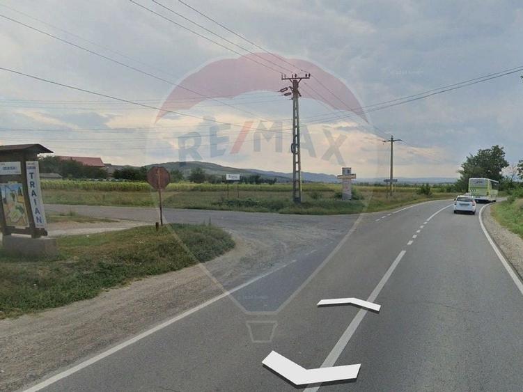 Teren de vanzare la DN2F Bacau-Vaslui la intrare in Traian si Bijghir - 4