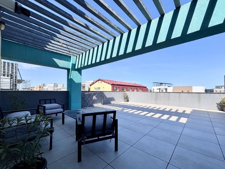 Apartament Primitor, cu Terasa Mare – 5 Minute pana la Plaja