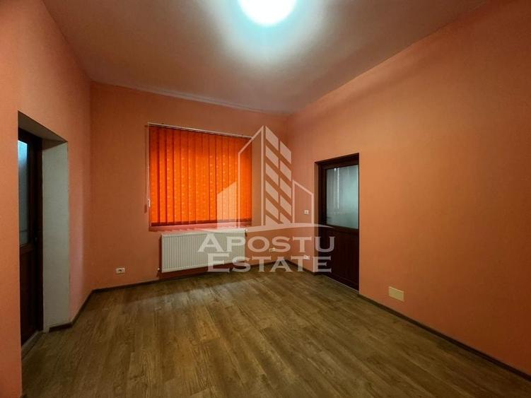 Casa individuala, 5 camere, 3 bai cu terasa si curte proprie de 400 mp - 5