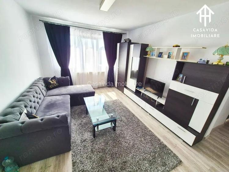 De vanzare apartament 3 camere mobilat ?i utilat, zona Unic