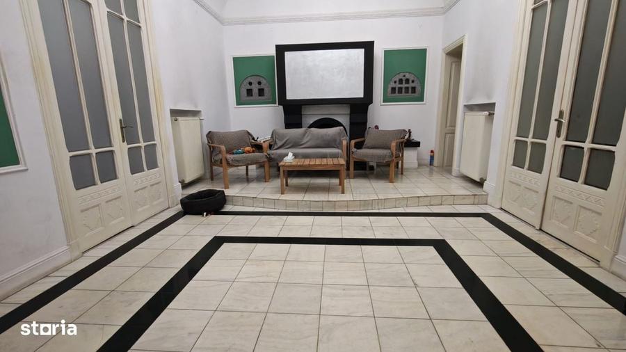 Apartament cu 4 camere în Dacia