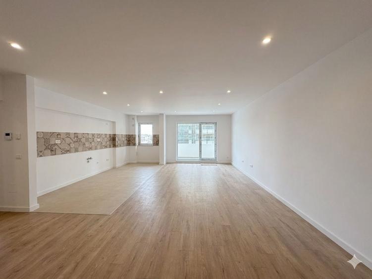 Apartament 3 camere, parcare, boxă, expunere sud | Coresi - 1